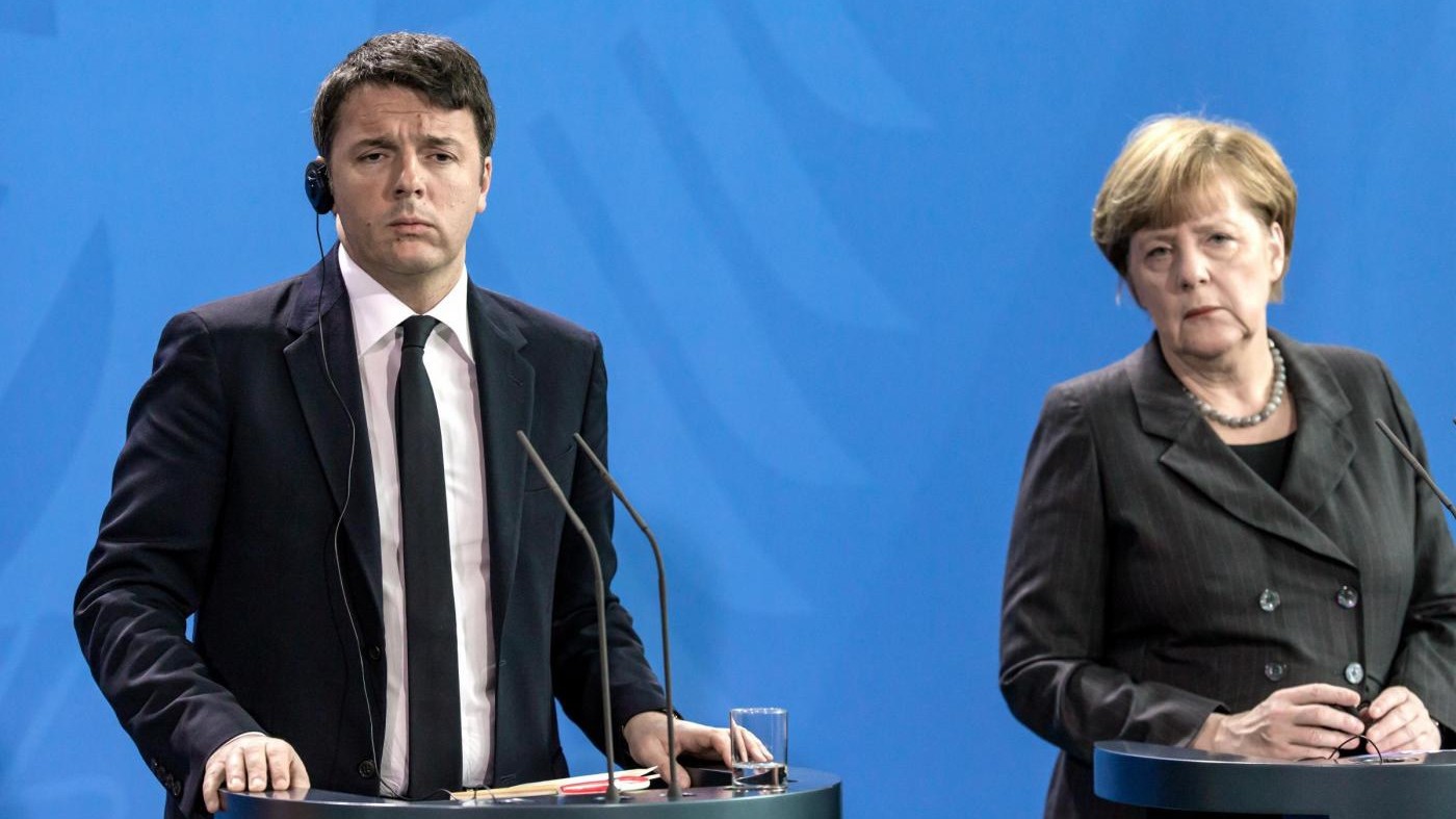 Banche, Merkel avverte Renzi: Non si cambiano regole ogni 2 anni