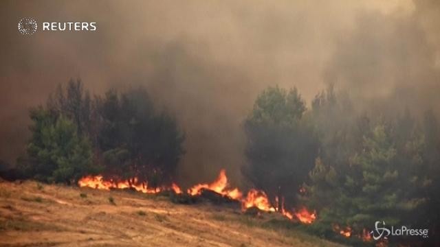 Grecia, stato di emergenza per gli incendi