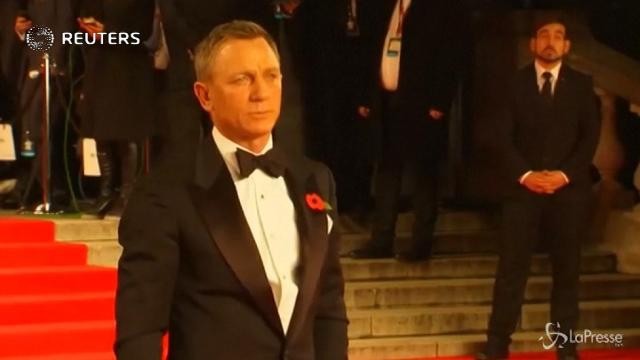 Daniel Craig torna a indossare i panni di 007