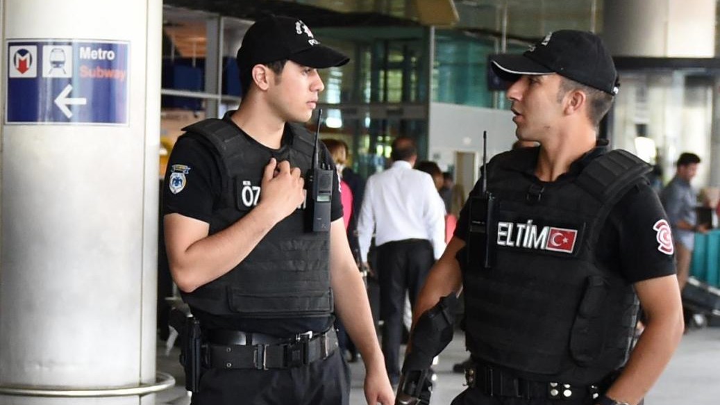 Turchia, operazione anti-Isis a Istanbul e Smirne: 9 arresti