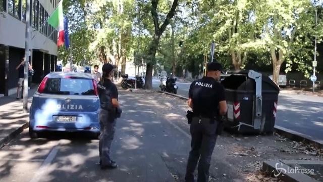 Donna fatta a pezzi a Roma, confessa il fratello: “Sono stato io”