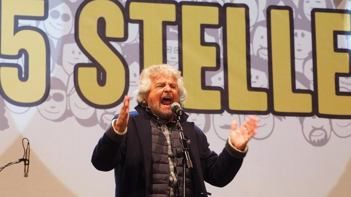 M5S contro Renzi sull’Italicum: E’ un baro da quattro soldi