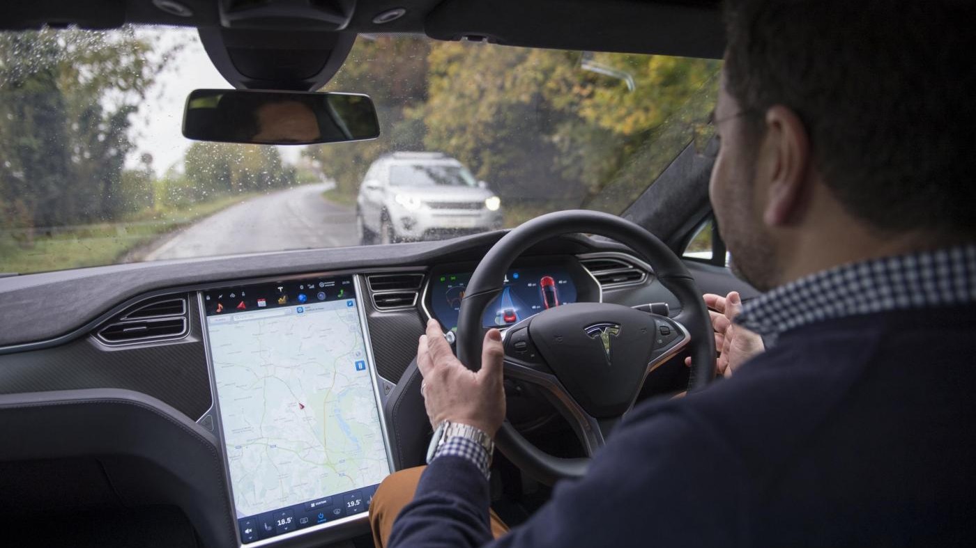 Usa, primo incidente mortale con l’auto senza pilota Tesla