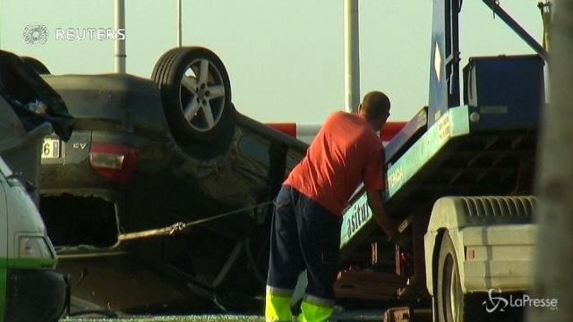 La polizia rimuove l’auto dei terroristi a Cambrils