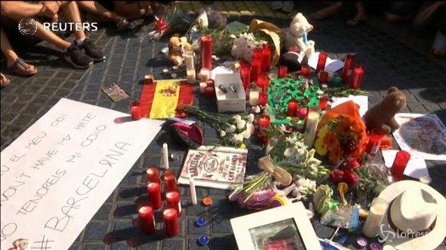 Attentato Barcellona: il cordoglio sulla Rambla