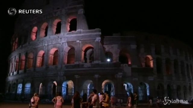 Attentato Barcellona: luci spente al Colosseo