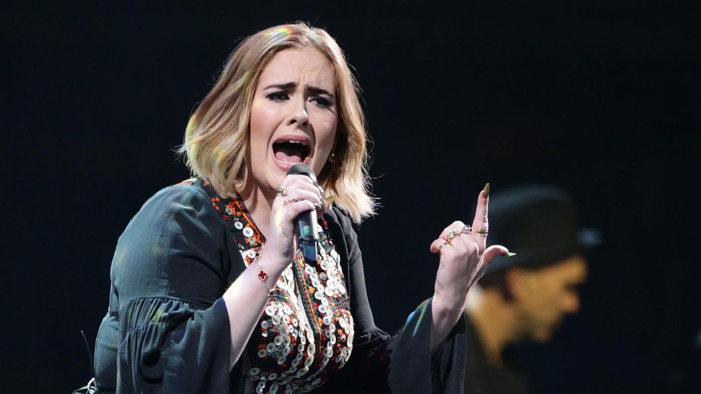 Musica, Adele con ’25’ torna al primo posto in classifica vendite UK