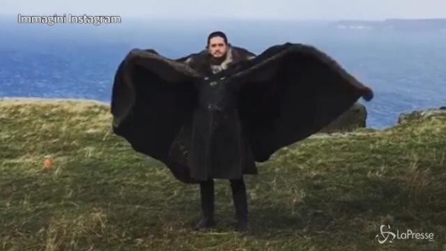 Game of Thrones, Jon Snow imita i draghi
