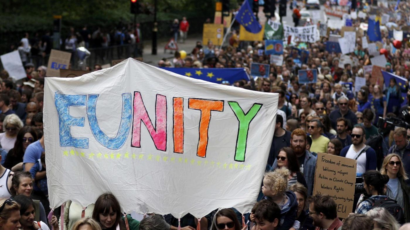 Brexit, 40mila alla marcia pro Ue a Londra: Non attivare art. 50