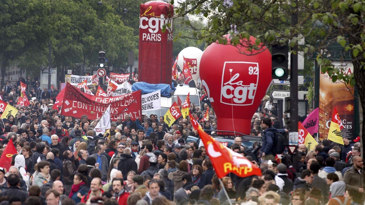 Francia, Valls apre a modifiche sul Jobs act dopo le proteste