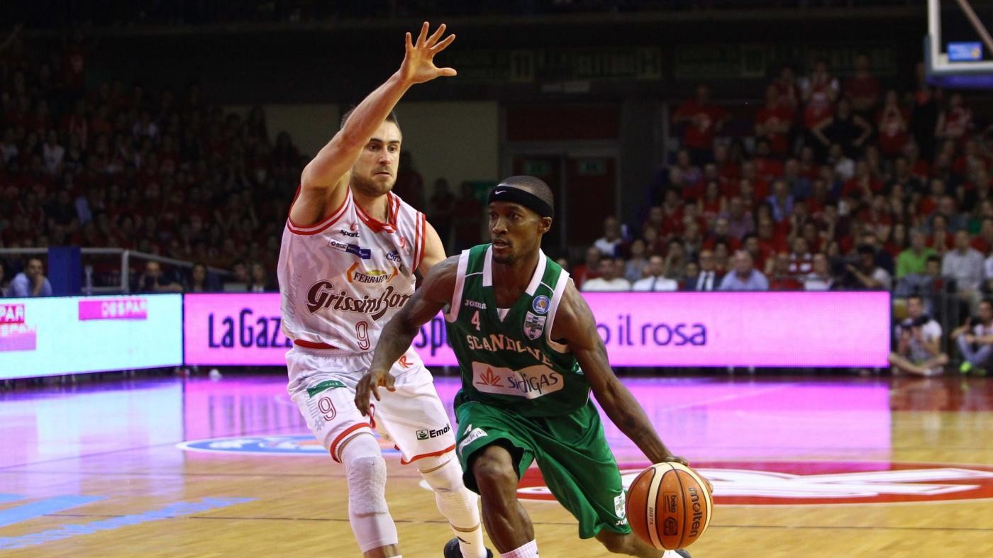 Basket, Reggio Emilia batte Avellino e si porta avanti 3-2