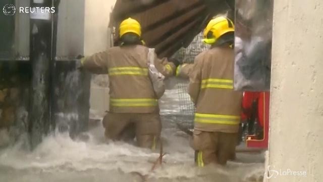 Allerta a Hong Kong per il passaggio del tifone Hato