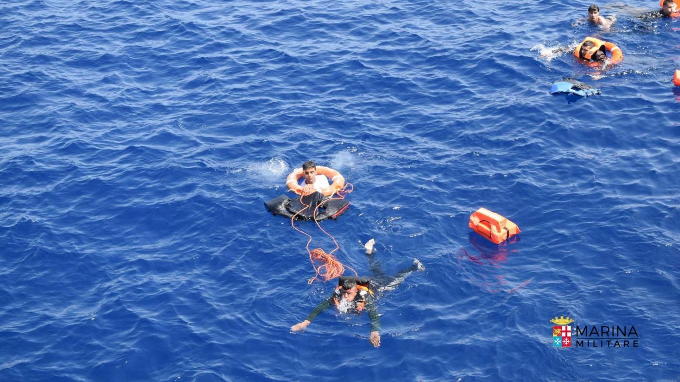 Verso Reggio Calabria le 45 salme recuperate in mare