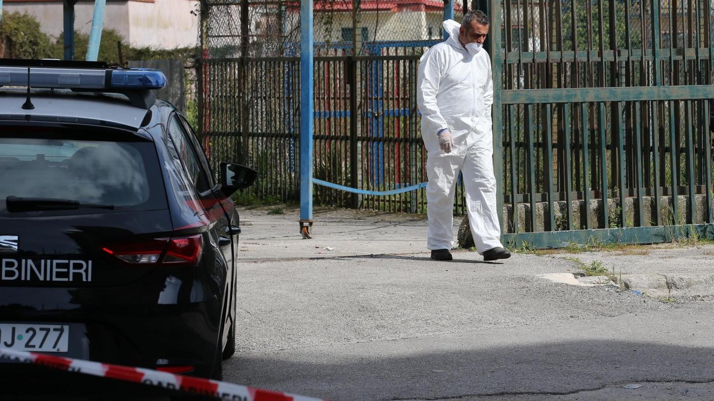 Milano, 14enne torna a casa e trova genitori morti dissanguati