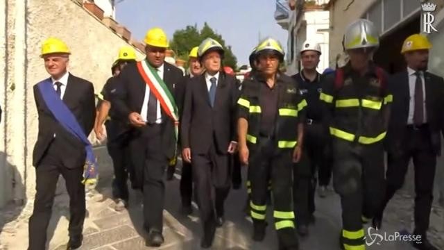Mattarella a Ischia: “Siamo qui per aiutarvi”