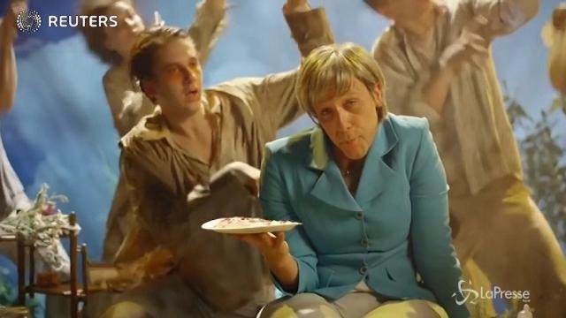 VIDEO Merkel tra gli zombie: parodia di un attore sloveno