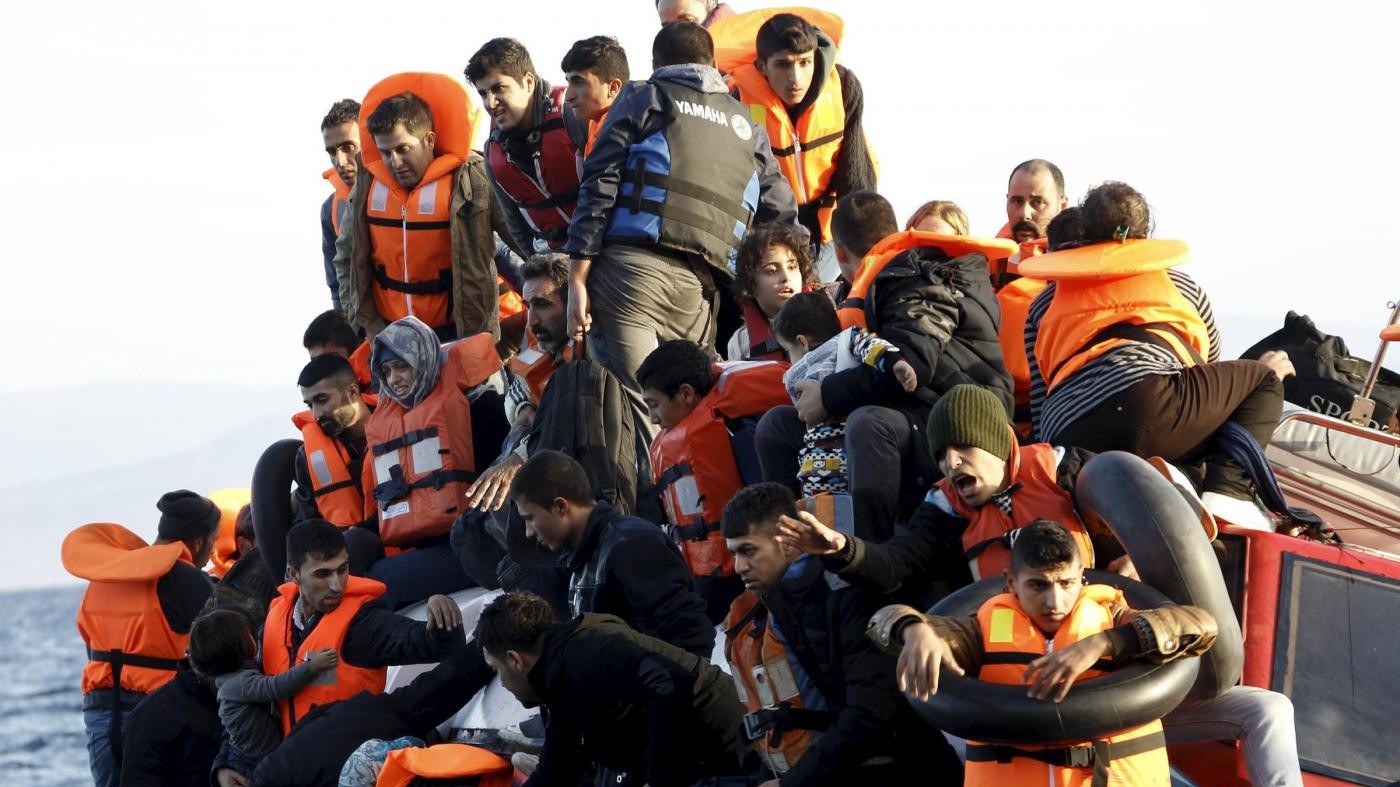 Affonda un barcone a largo di Creta: tre persone morte