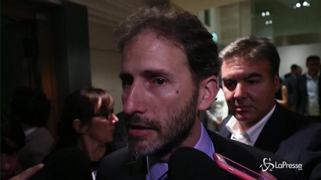 Casaleggio: “La moneta unica ha un problema strutturale, M5S deciderà prima delle elezioni”