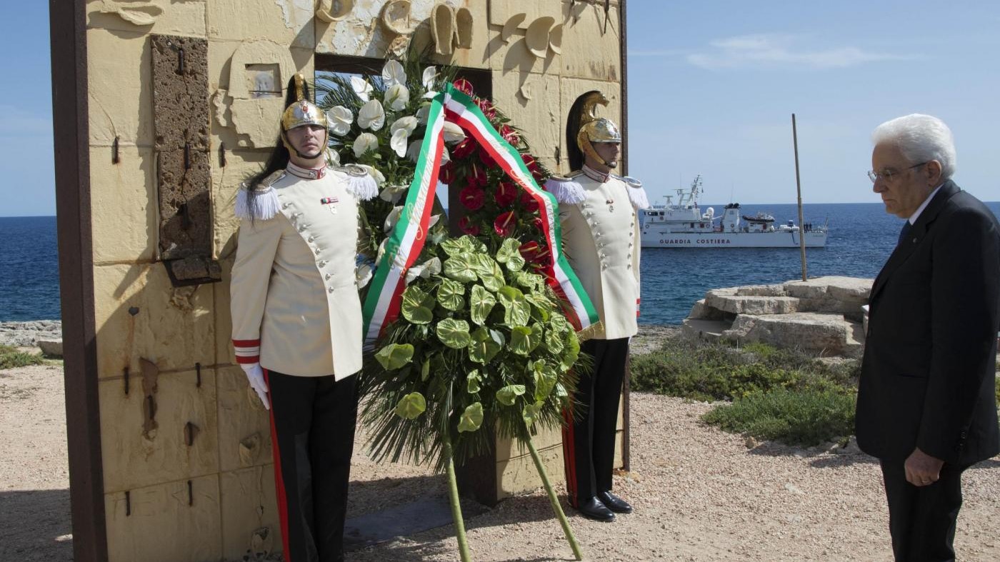 Migranti, Mattarella: L’Italia è orgogliosa di Lampedusa