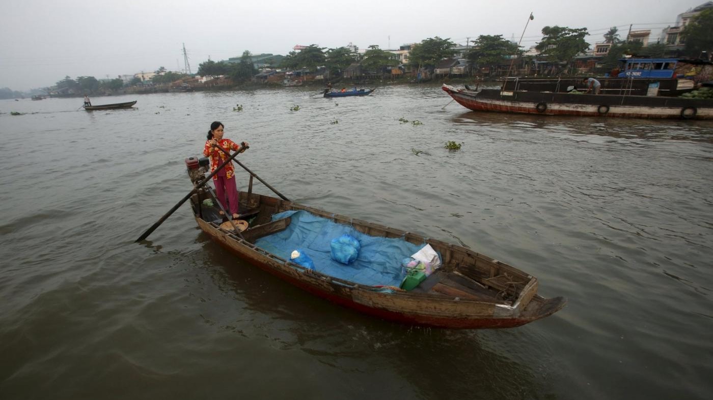 Vietnam, barca con 41 turisti a bordo si ribalta sul fiume Han