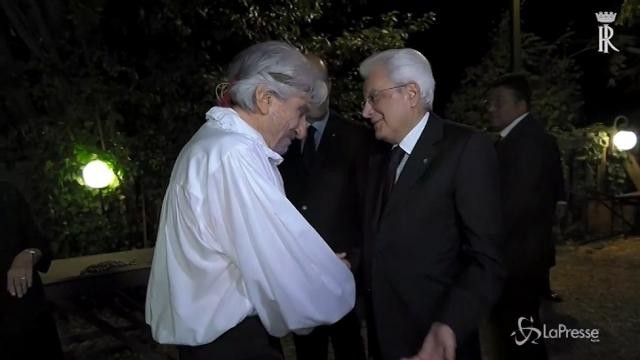 VIDEO Roma, Mattarella alla prima dello spettacolo di Gigi Proietti