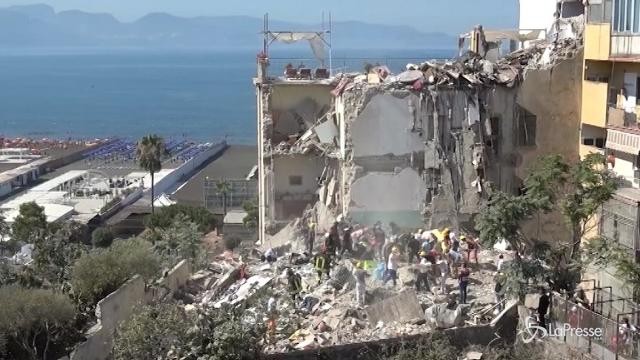 Torre Annunziata, 8 morti nel crollo della palazzina