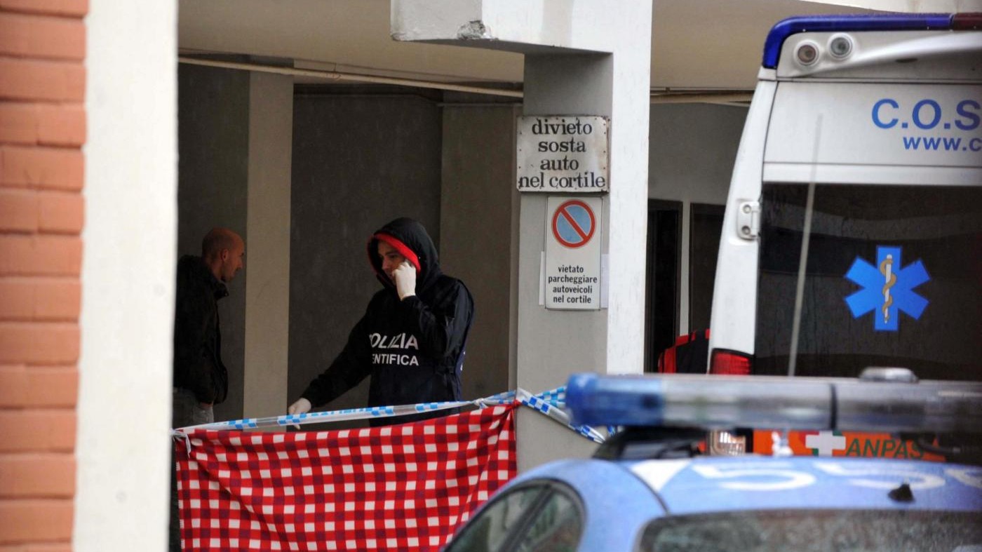 Milano, 54enne precipita dal sesto piano: morta sul colpo