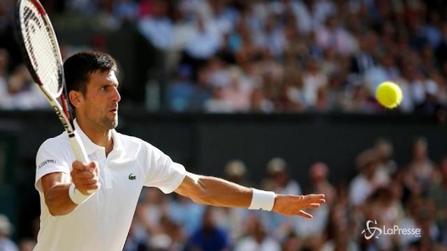 Djokovic e Federer avanti a Wimbledon