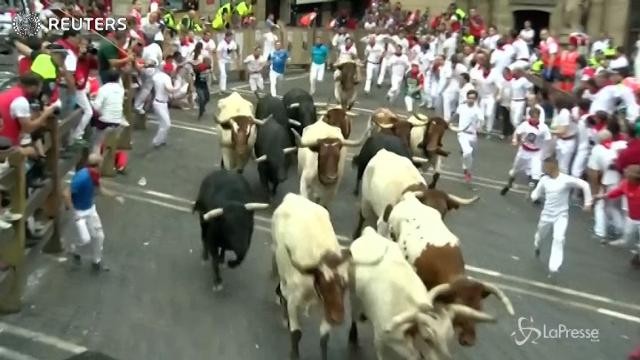 Corsa dei tori a Pamplona: quattro feriti