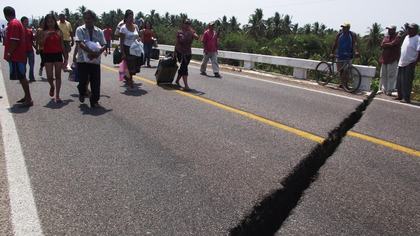 Paura in Messico: scosse di terremoto 6.2 e 5.5 al largo della costa