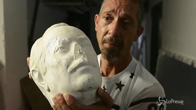VIDEO Decapitata a Palermo la statua di Giovanni Falcone