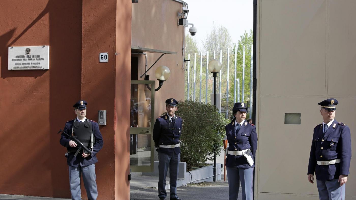 Roma, propone rapporto sessuale a pagamento a minorenne: arrestato
