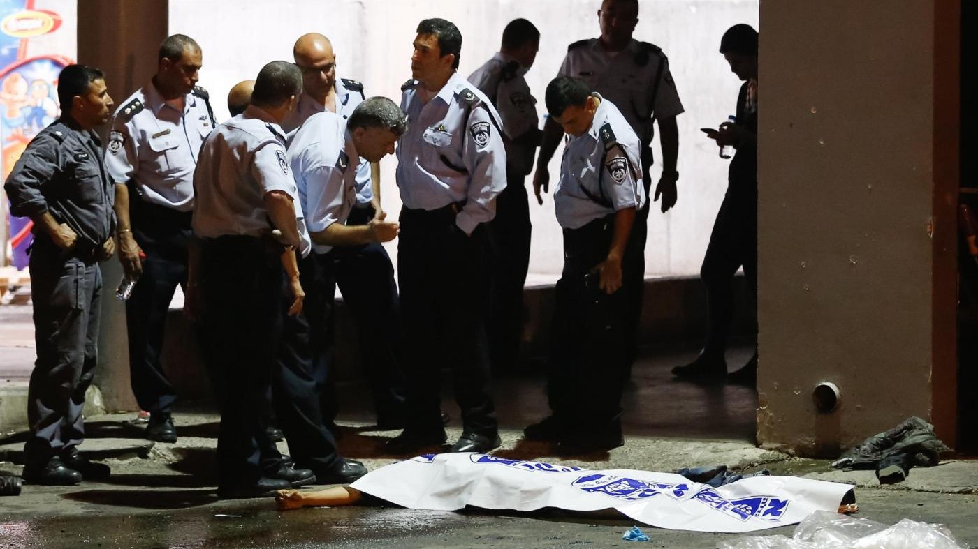 Attentato in centro commerciale a Tel Aviv: 4 morti, 13 feriti
