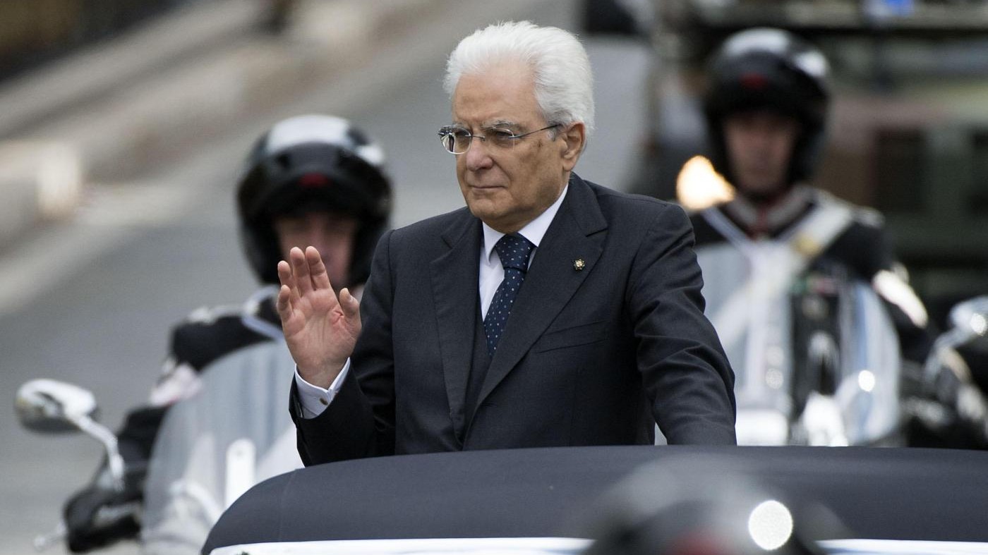 Mattarella: Italia sta gradualmente ripartendo, avanti con riforme