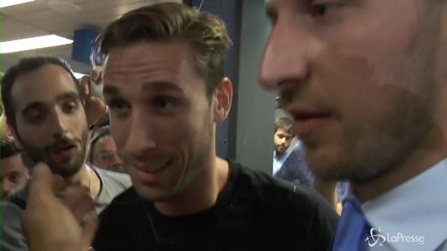 VIDEO Milan, Lucas Biglia arriva a Linate