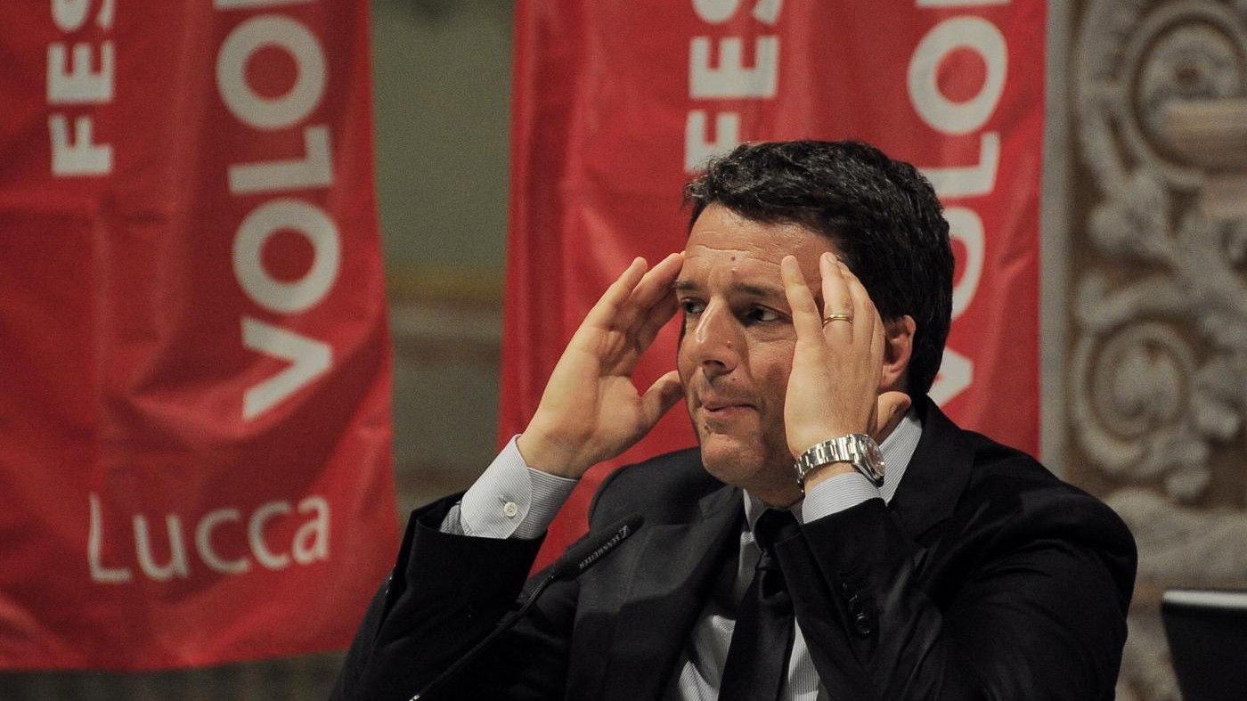 Renzi: Squallido che un quotidiano regali il ‘Mein Kampf’