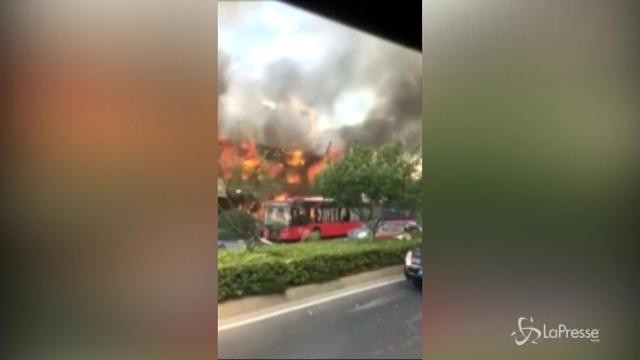 Cina, esplosione in un negozio: almeno 2 morti