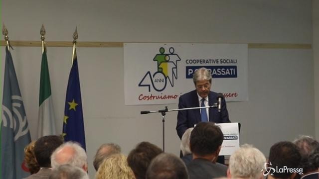 Migranti, Gentiloni replica a Austria e Ungheria: “Non accettiamo lezioni e parole minacciose”