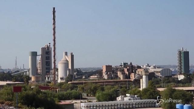 Siracusa, sequestrati tre impianti polo petrolchimico