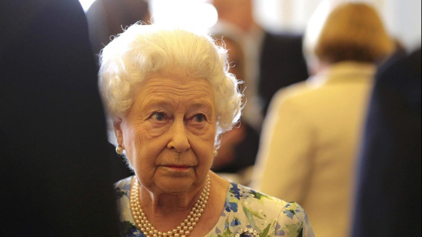 Fuorionda regina Elisabetta: I funzionari cinesi molto scortesi