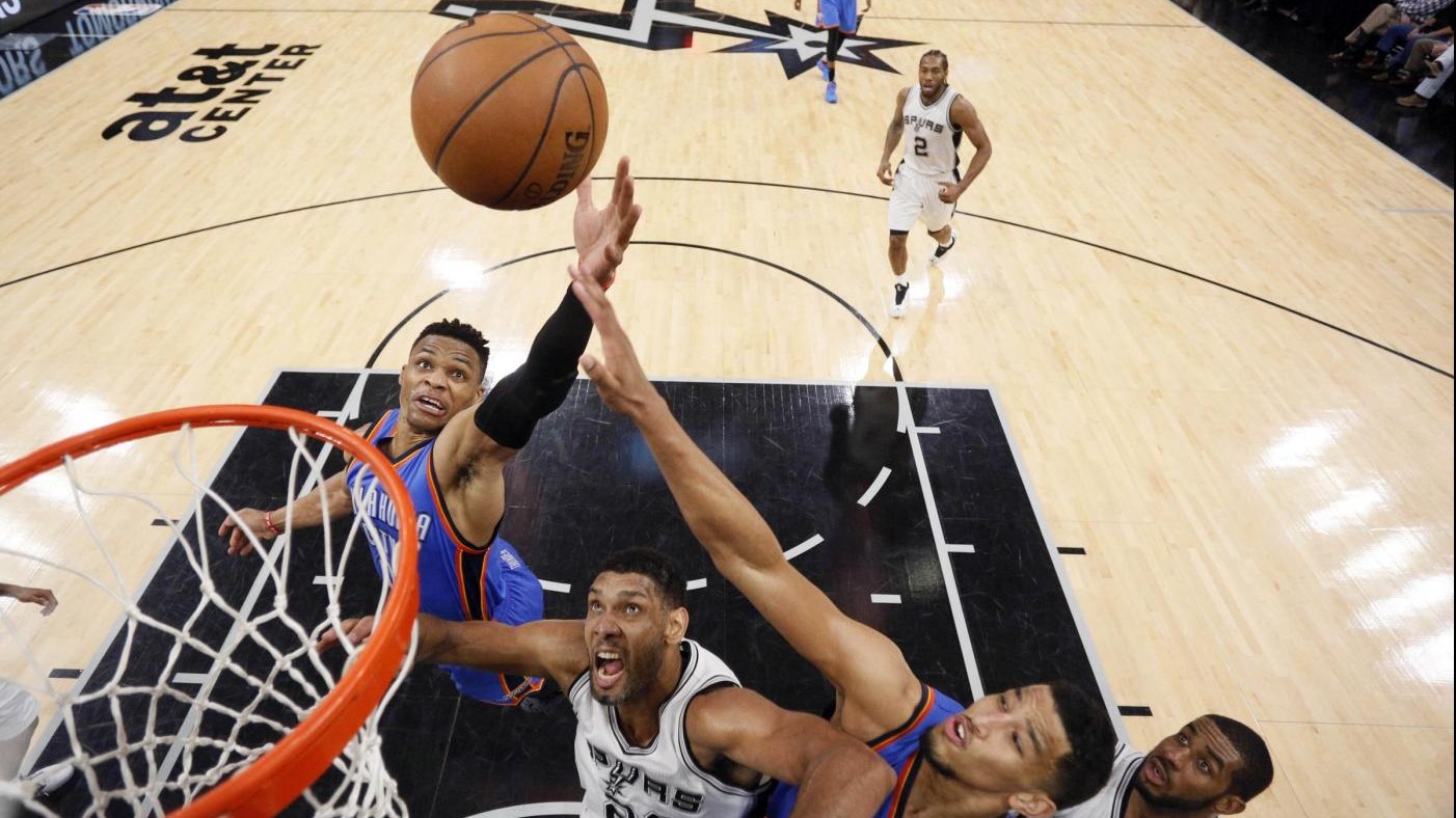 Playoff Nba: colpo Thunder a San Antonio, Oklahoma vince 95-91