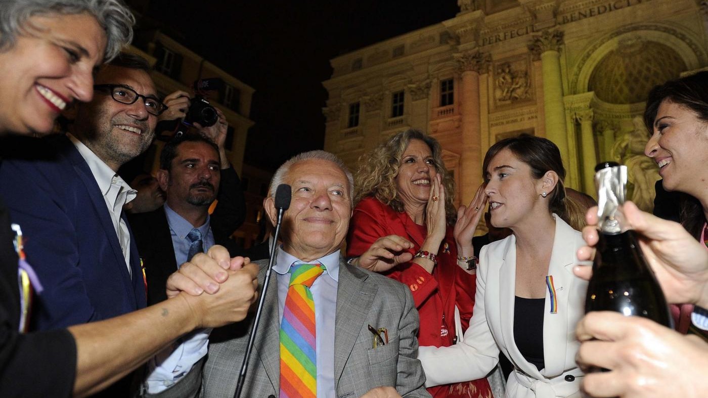 Unioni civili, teologo Forte: Sconfitta democrazia, si svaluta famiglia