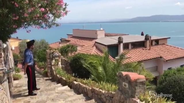 Monte Argentario, i carabinieri fuori dalla casa del delitto