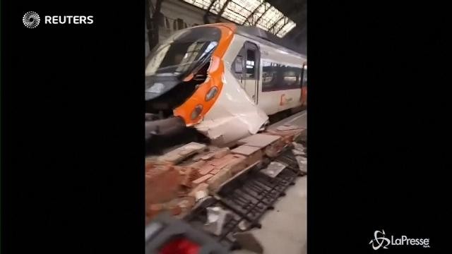 Incidente ferroviario a Barcellona, una cinquantina i feriti