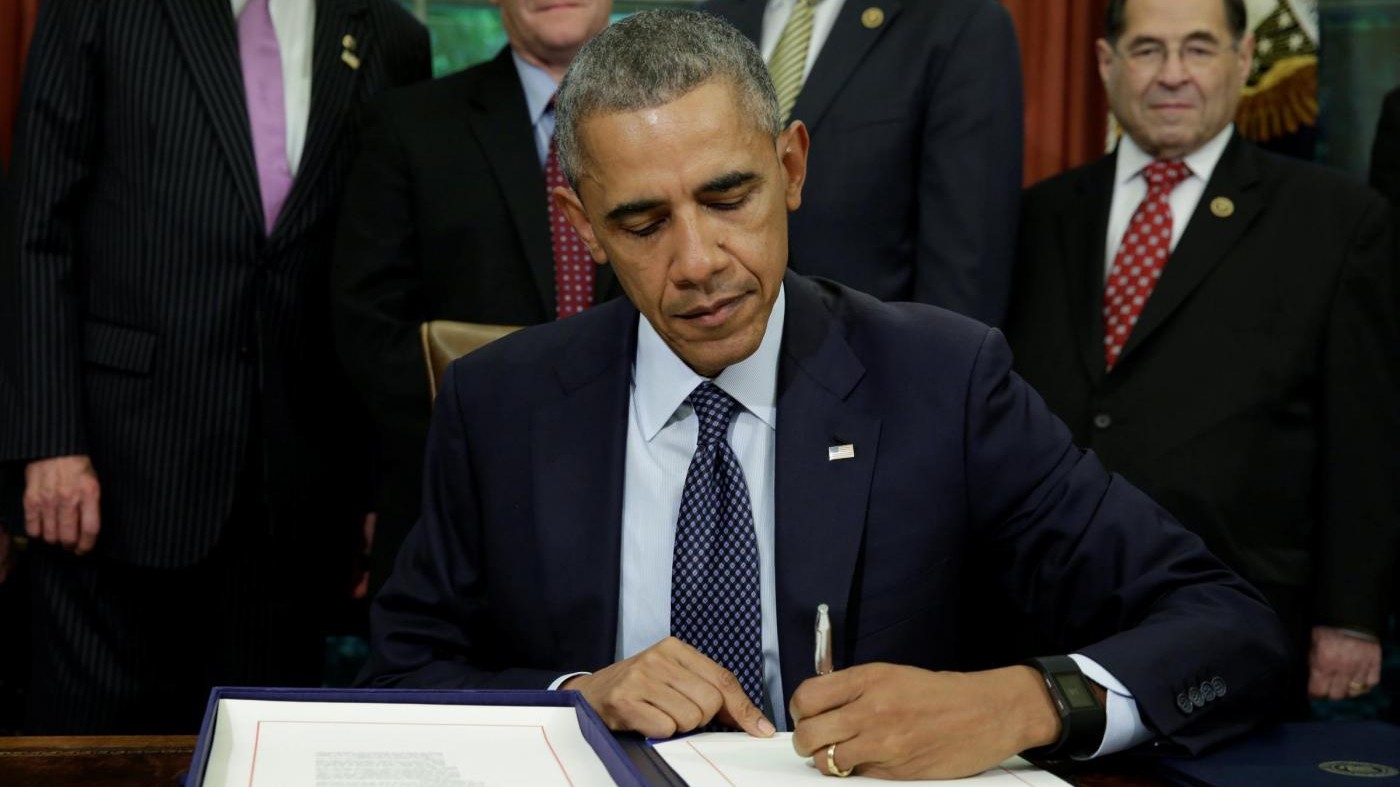Obama: Studenti trasgender liberi di usare bagni a loro scelta