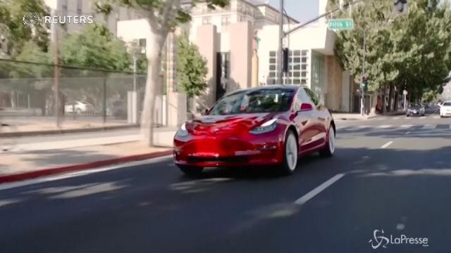 Tesla, presentata ufficialmente la nuova Model 3