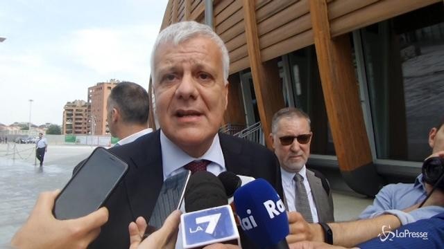 Elezioni, Galletti: “Governo va avanti con molta serenità”