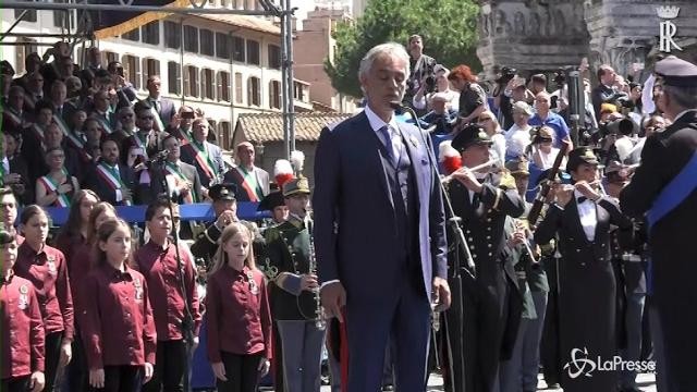 Festa della Repubblica, Bocelli canta l’inno d’Italia