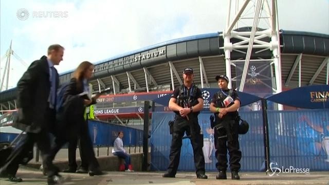 VIDEO Champions, tifosi di Juve e Real verso il Millennium Stadium