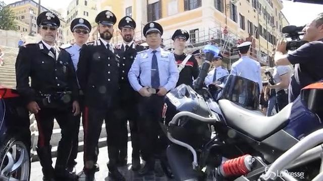 Non solo turisti: dalla Cina arrivano anche i poliziotti